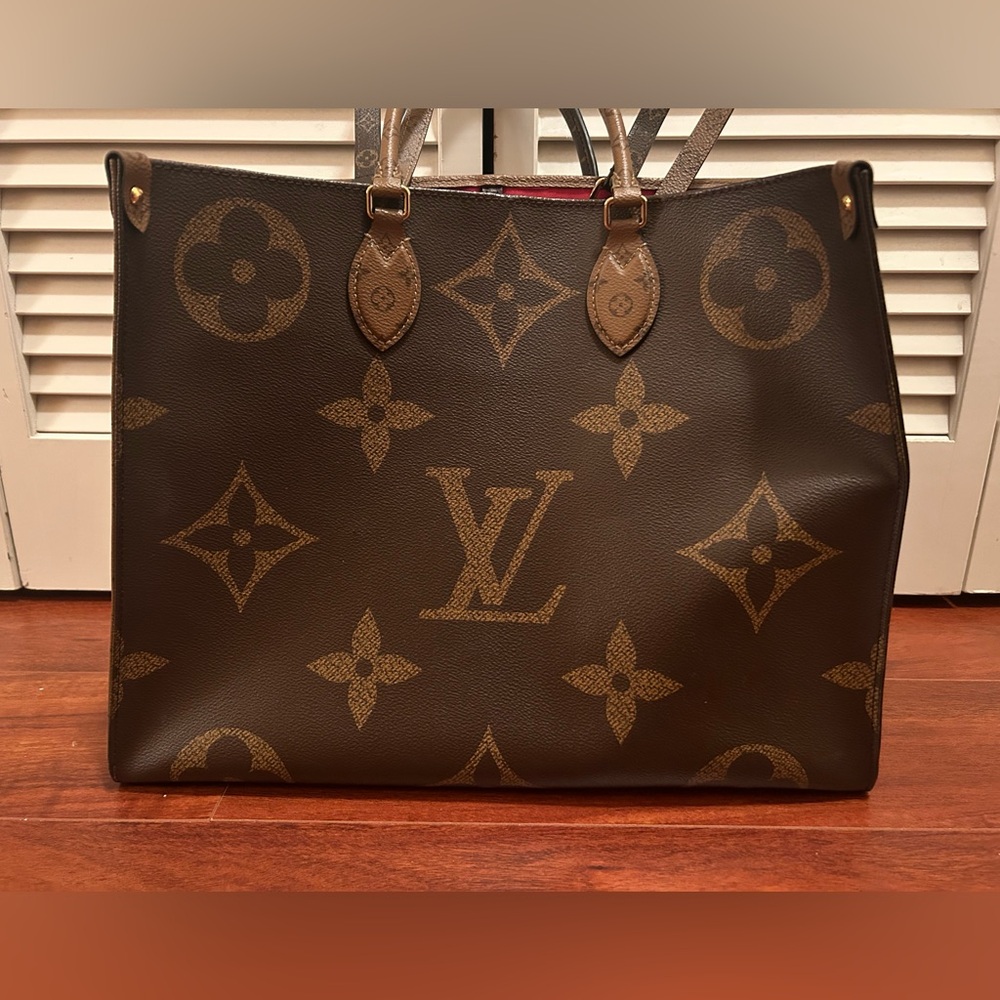 Louis Vuitton OnTheGo GM Bag
